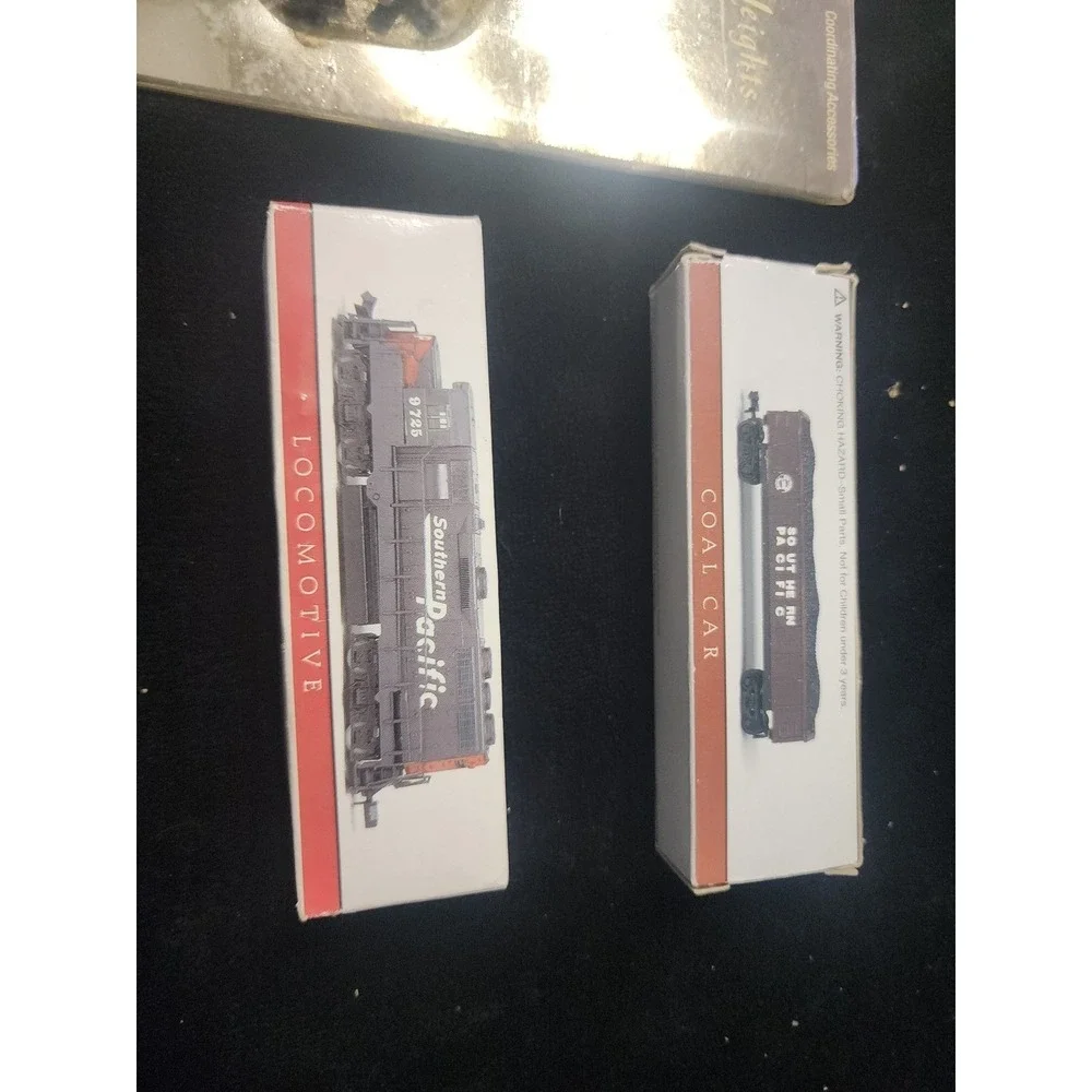 Trains and accessories‎